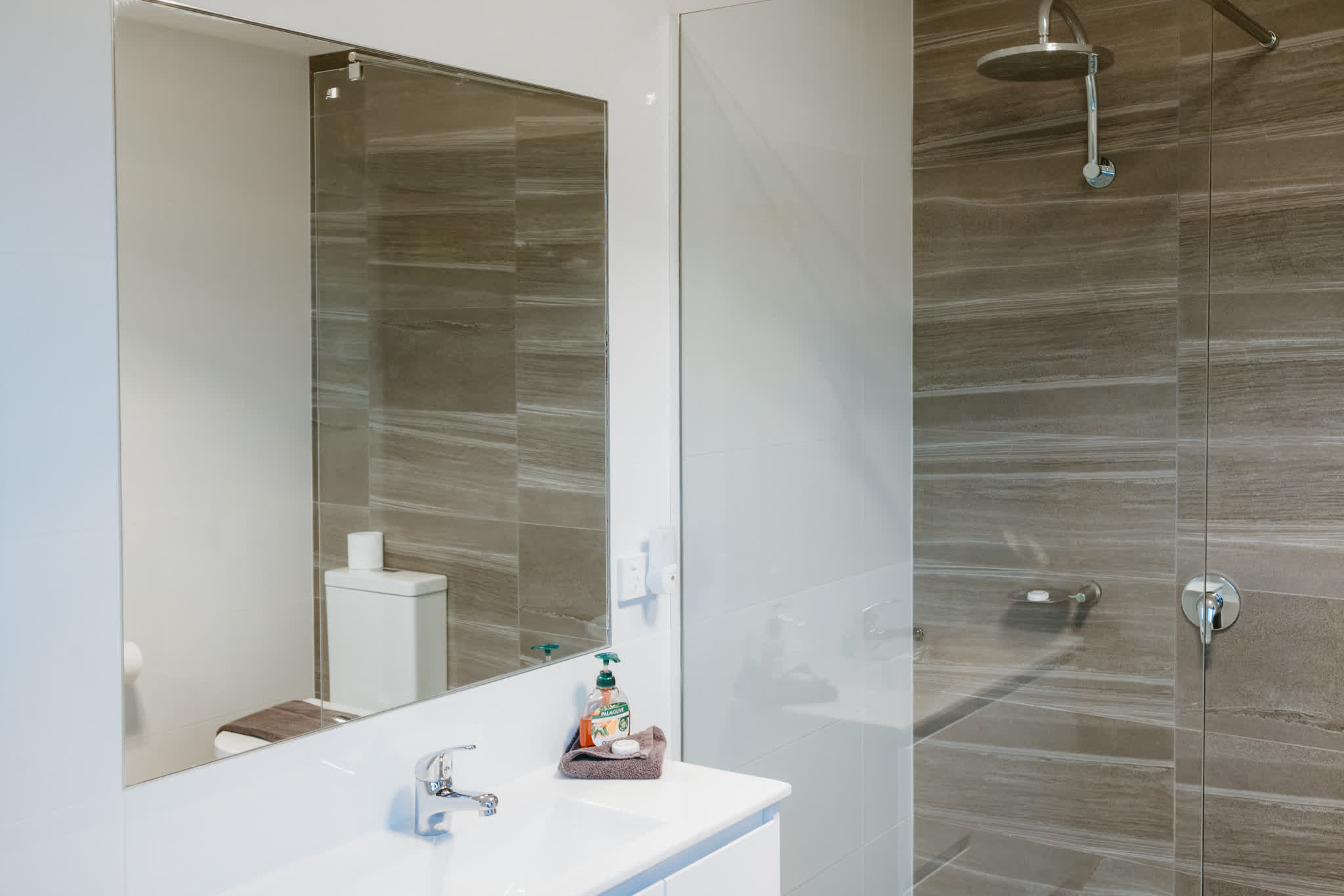 Huon River Sunrise Suite - Gallery Image 8