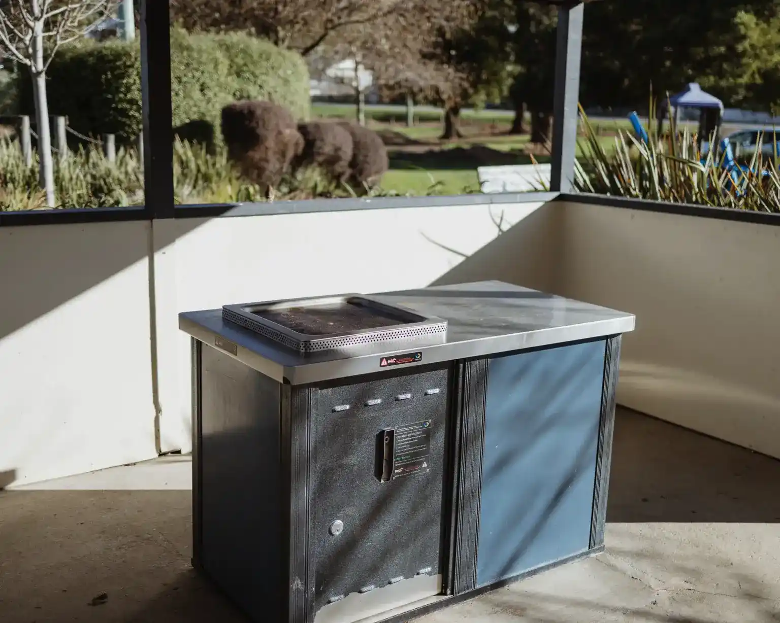 Photos of Boat Reflections accommodation on the Huon River in Franklin, Tasmania. Taken by Josh Withers, Tasmanian photographer and wedding celebran