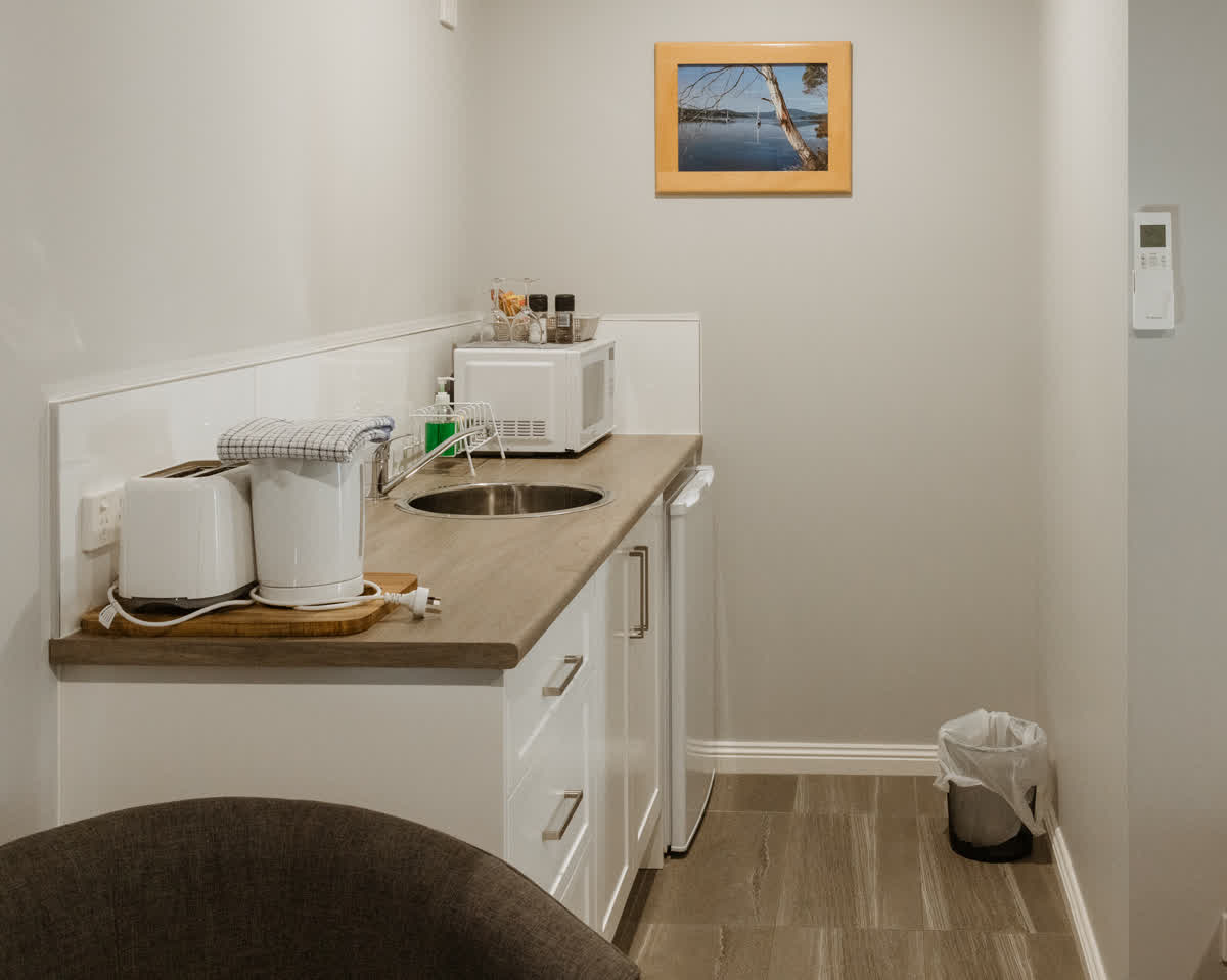 Mountain View Suite - Gallery Image 10