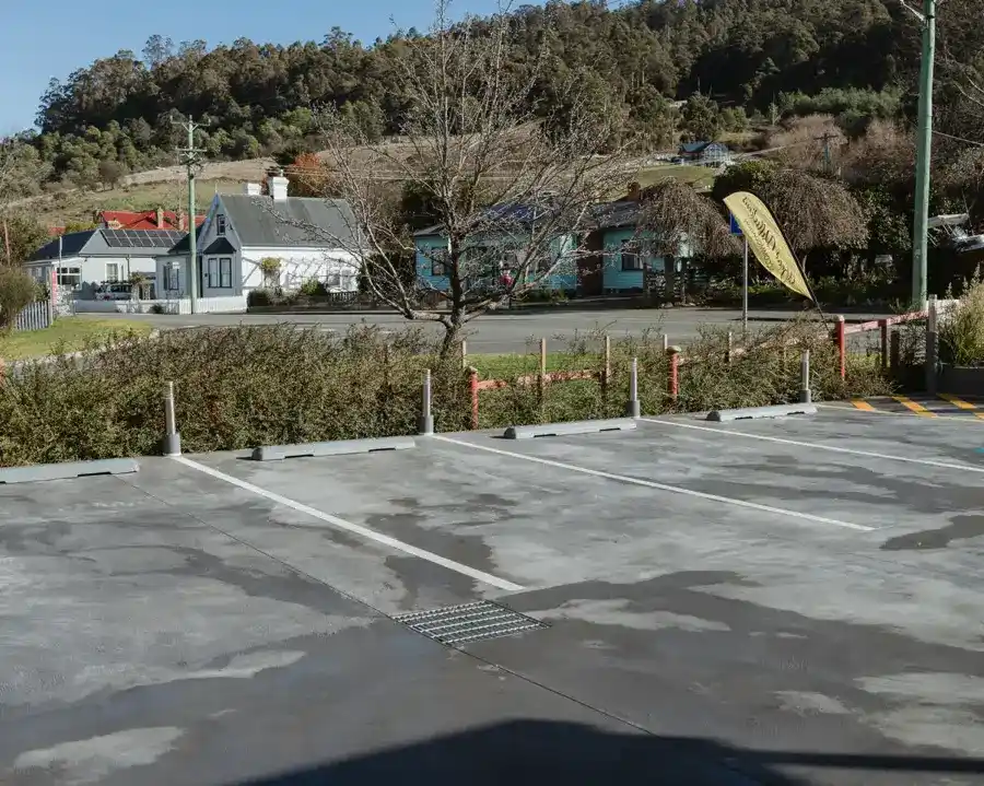 Boat Reflections hotel and Franklin surrounds in Tasmania's Huon Valley. Image by Josh Withers, Tasmanian wedding celebrant.