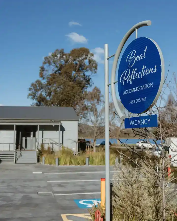 Boat Reflections hotel and Franklin surrounds in Tasmania's Huon Valley. Image by Josh Withers, Tasmanian wedding celebrant.