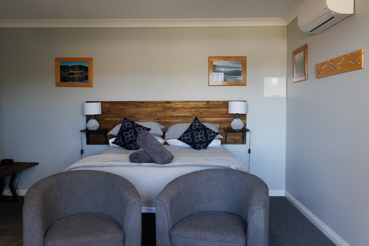 Honeymoon Suite - Gallery Image 12