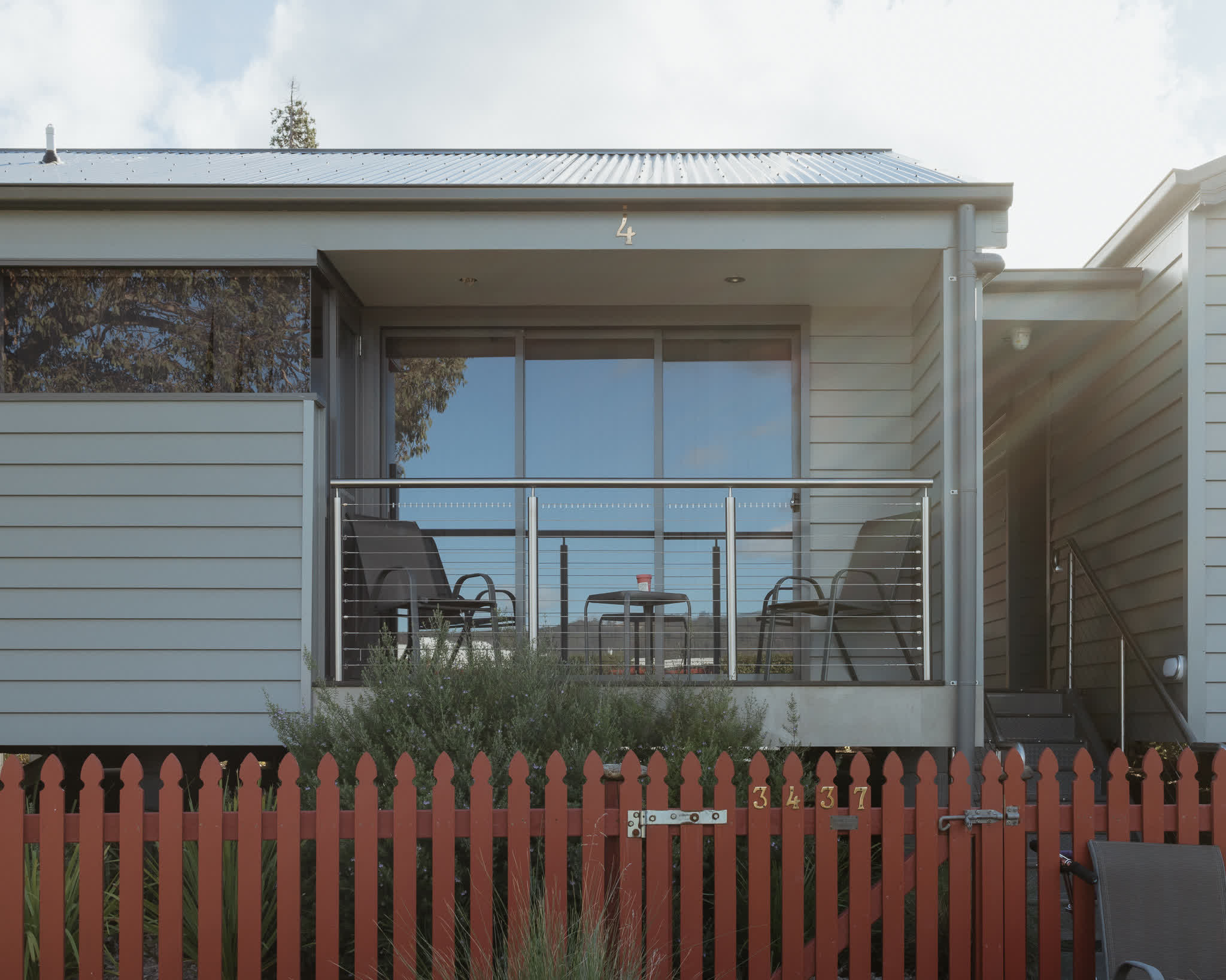 Huon River Sunrise Suite - Gallery Image 19