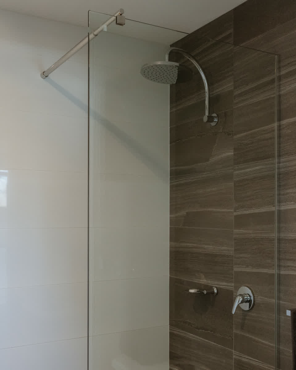 Huon River View Suite - Gallery Image 13