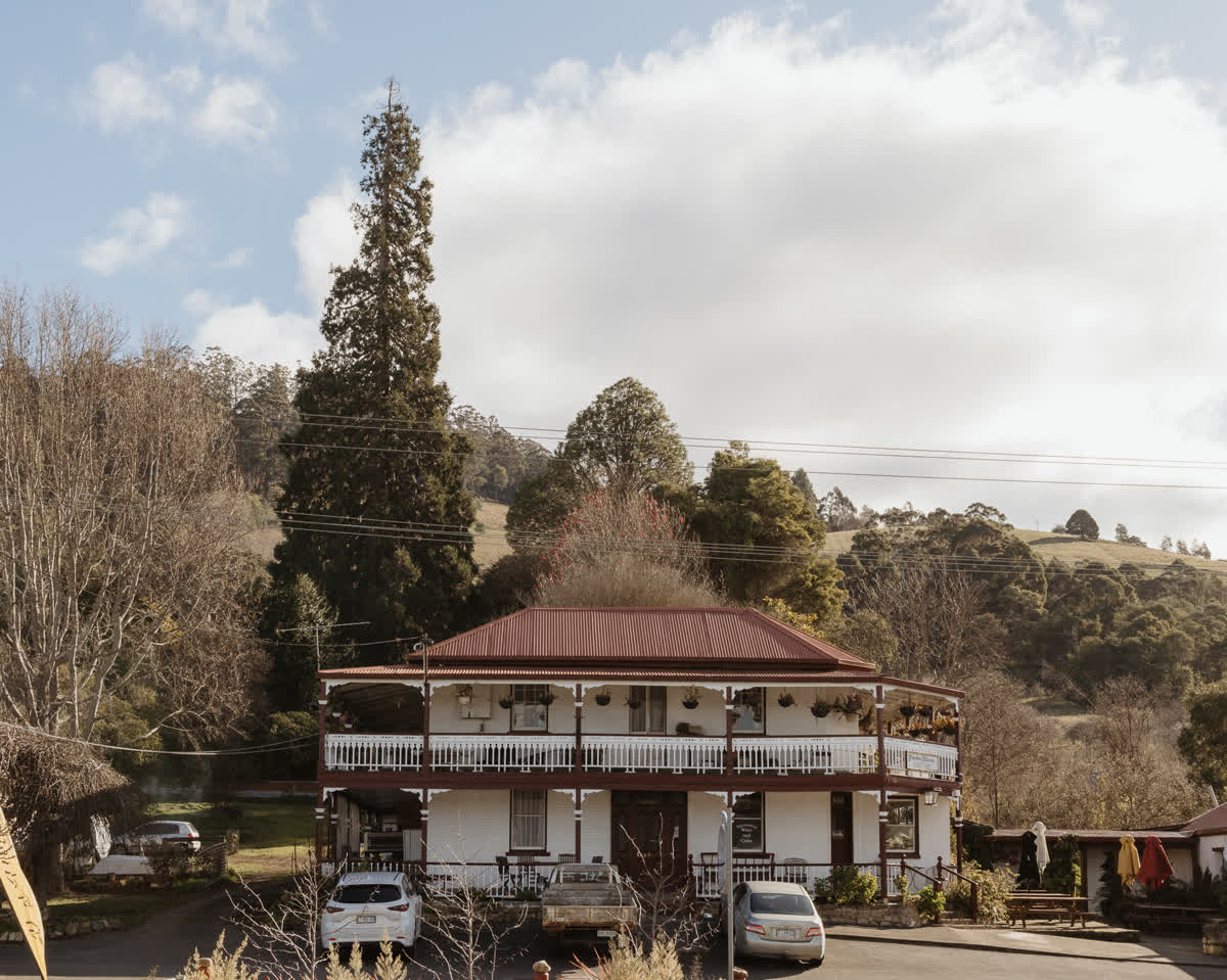 Huon River View Suite - Gallery Image 3
