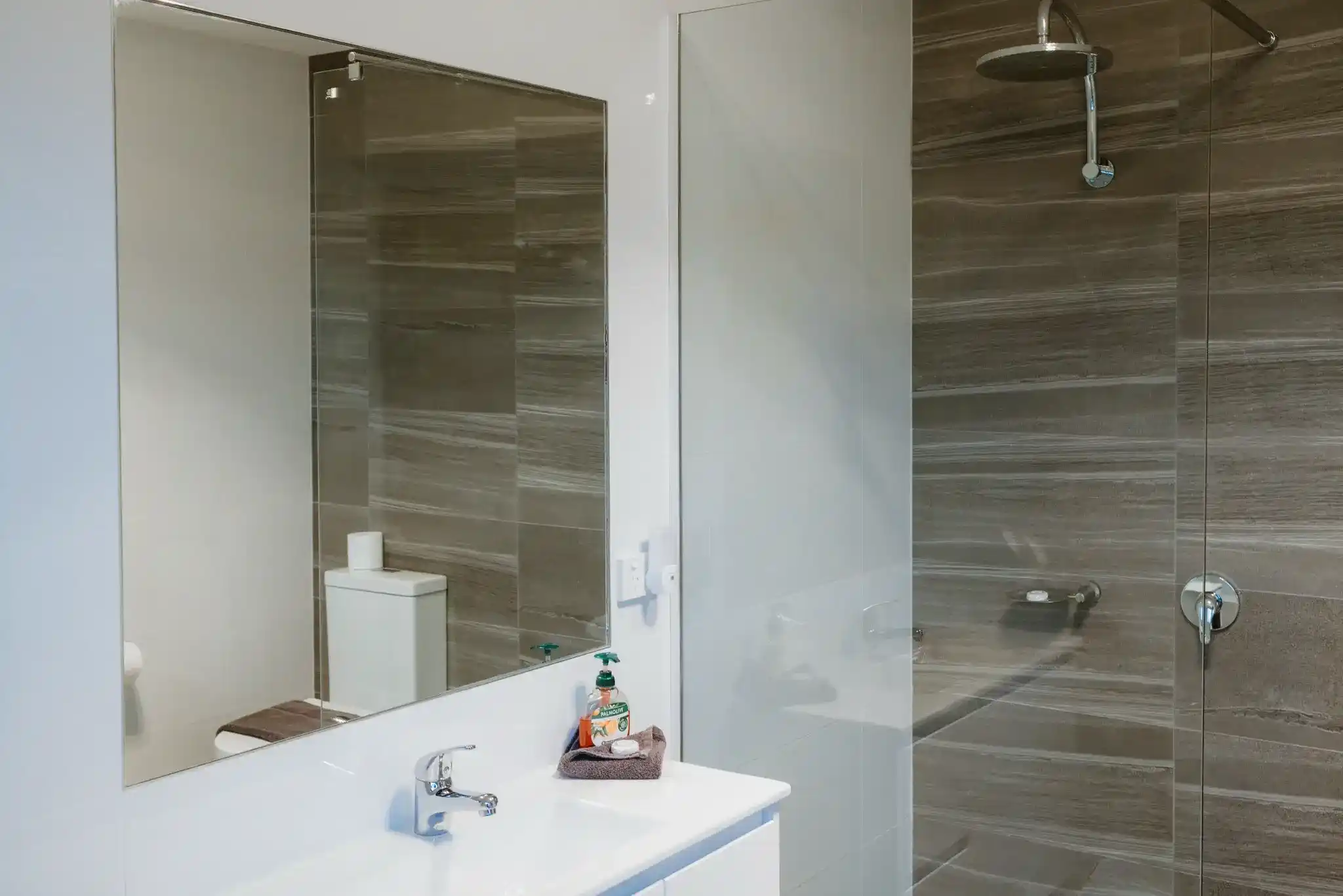 Photos of Boat Reflections accommodation on the Huon River in Franklin, Tasmania. Taken by Josh Withers, Tasmanian photographer and wedding celebran